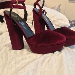 COPY - Burgundy velvet heels